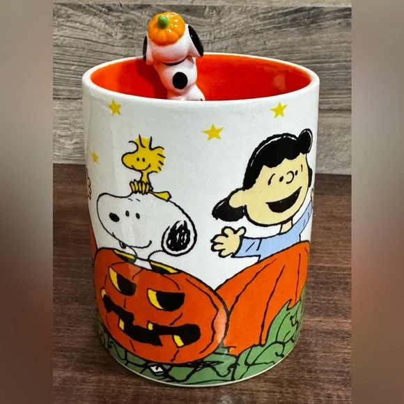Super Cute Charlie Brown & Friends  in a Pumpkin 🎃 patch  MUG - NEW - Picture 3 of 11